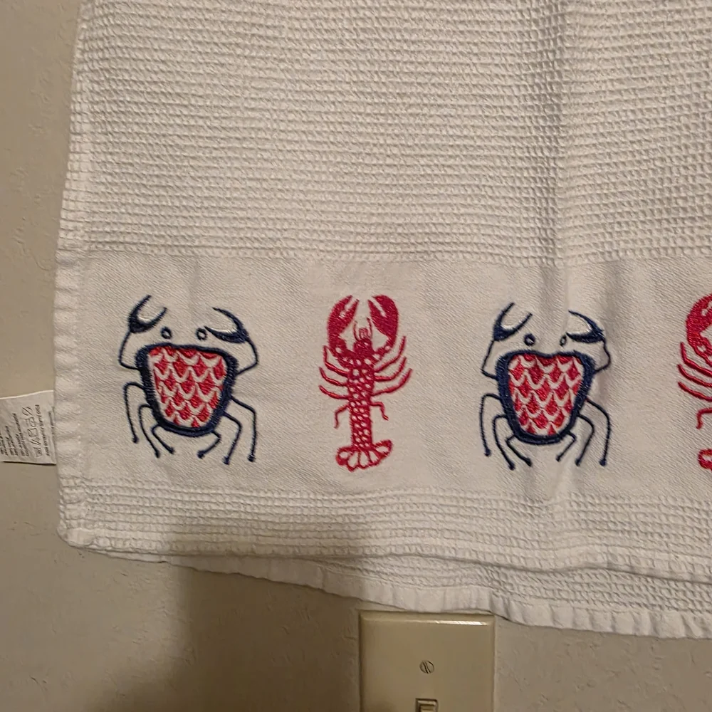 Crate&Barrel White DishTowel with Red and Blue Lobster Motif